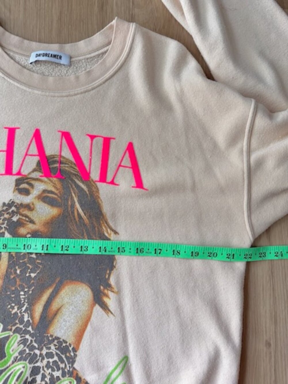Daydreamer Shania Twain Crewneck Sweatshirt OS - Picture 4 of 6
